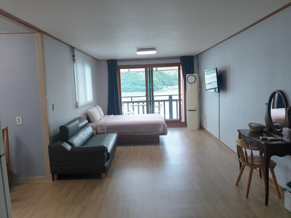 Lahoya Pension Chuncheon Εξωτερικό φωτογραφία