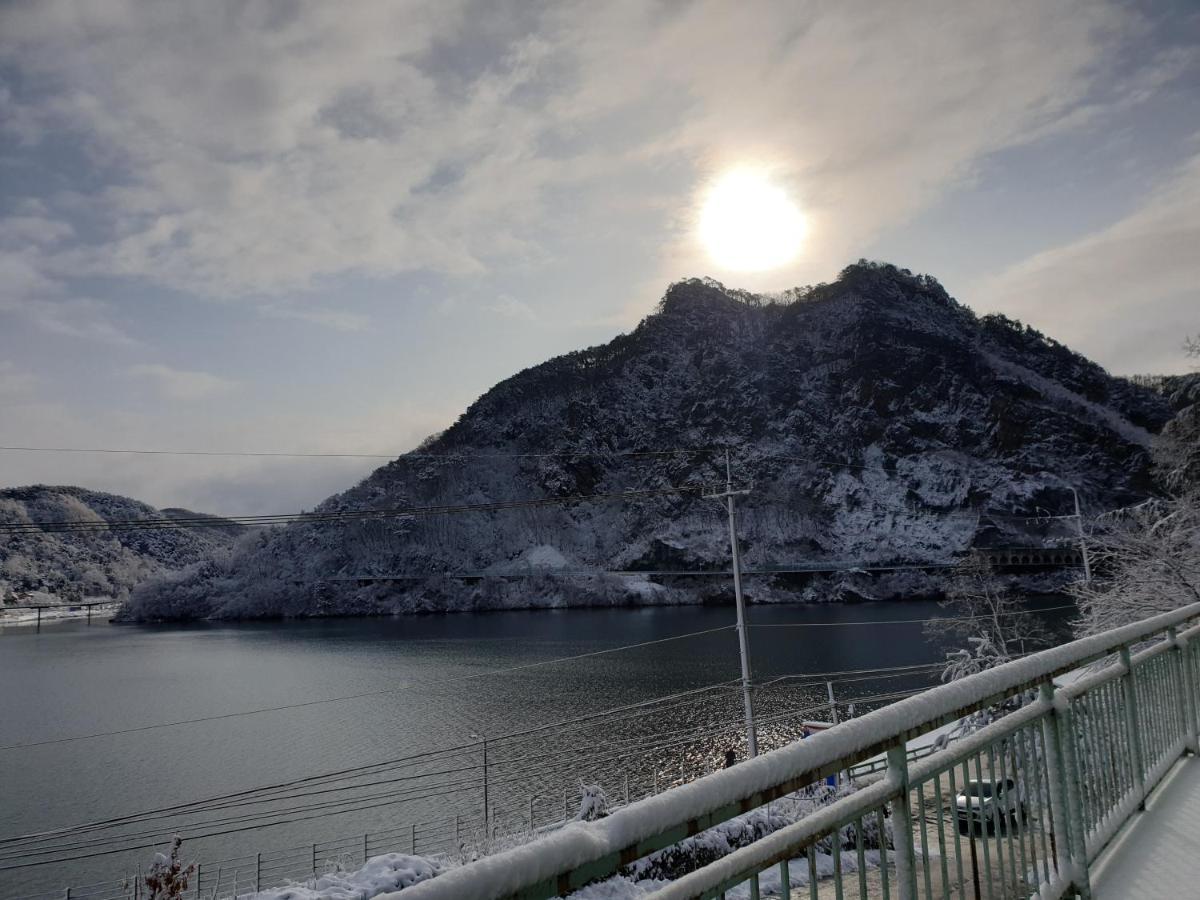 Lahoya Pension Chuncheon Εξωτερικό φωτογραφία