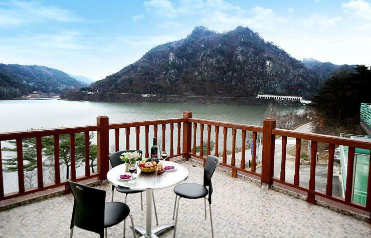 Lahoya Pension Chuncheon Εξωτερικό φωτογραφία