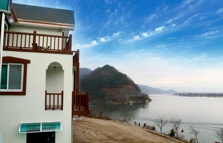 Lahoya Pension Chuncheon Εξωτερικό φωτογραφία