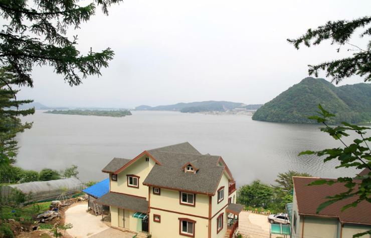 Lahoya Pension Chuncheon Εξωτερικό φωτογραφία