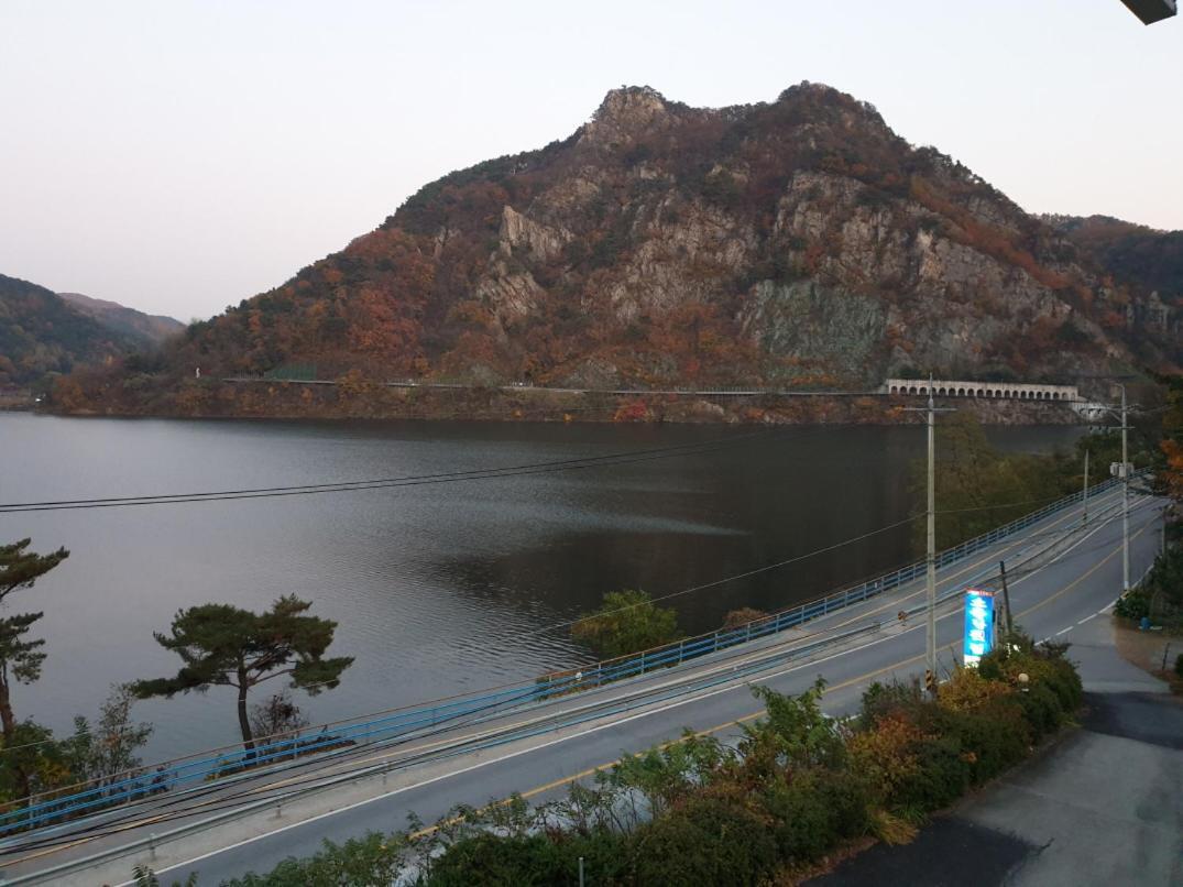Lahoya Pension Chuncheon Εξωτερικό φωτογραφία