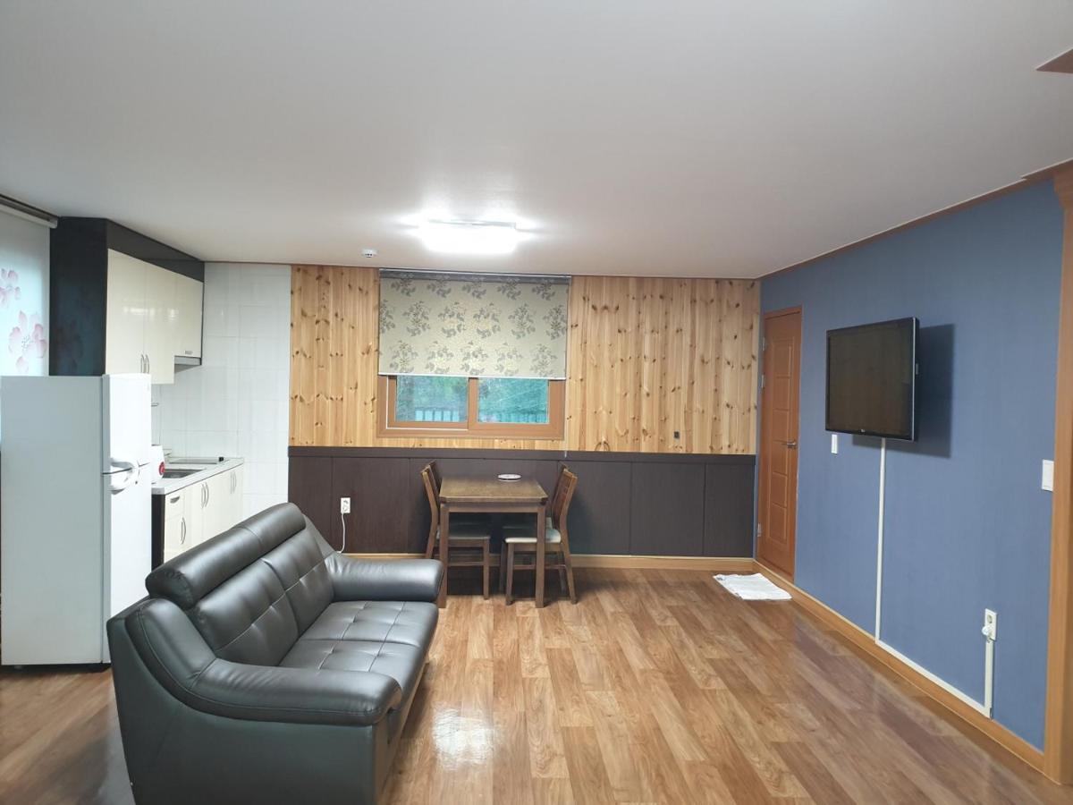 Lahoya Pension Chuncheon Εξωτερικό φωτογραφία